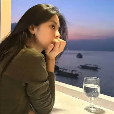 女生