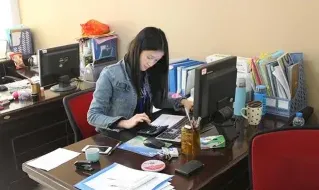 女生